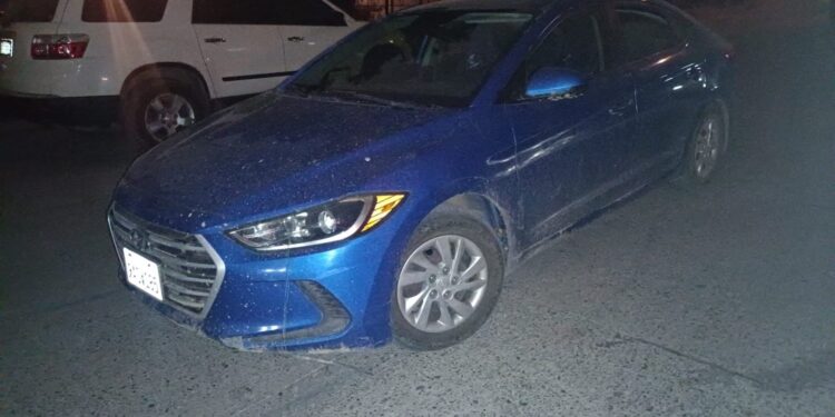 Detienen en Tijuana a dos menores de edad con un vehículo robado