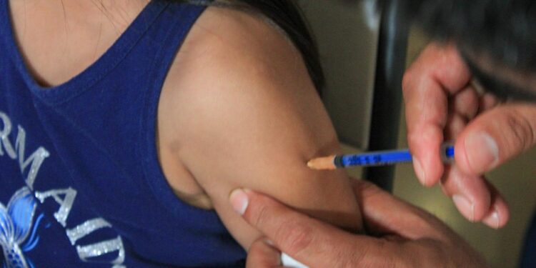 Invitan a niños a jornada de vacunación edición Star Wars