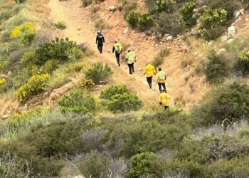 Bomberos rescató a hombre extraviado en zona rural del Este de Tijuana