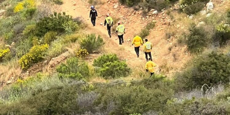 Bomberos rescató a hombre extraviado en zona rural del Este de Tijuana
