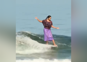 Patricia Ornelas, la surfista que conquista las olas en Huipil