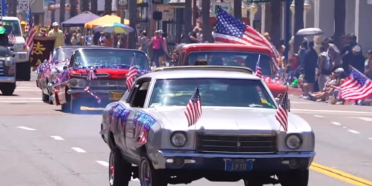 MainStreet Oceanside celebra su desfile anual de la independencia
