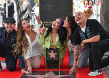 Develan estrella de Jenni Rivera en el Paseo de la Fama