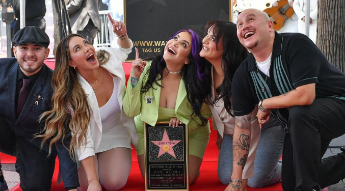 Develan estrella de Jenni Rivera en el Paseo de la Fama