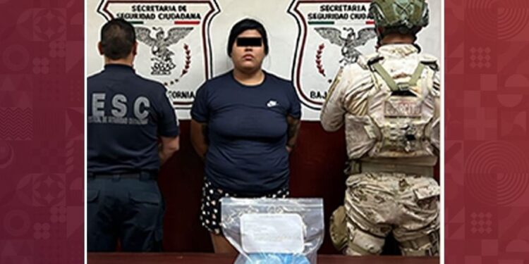 Detienen a mujer con un kilo de metanfetamina en Tijuana