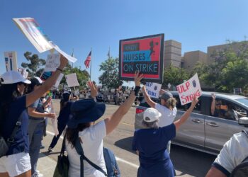 Enfermeras del Rady Children’s Hospital se oponen al nuevo acuerdo hospitalario, lo que provoca una huelga