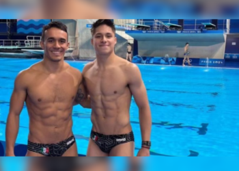 Clavadistas mexicanos ganan Plata en París 2024, pese a retiró de su beca