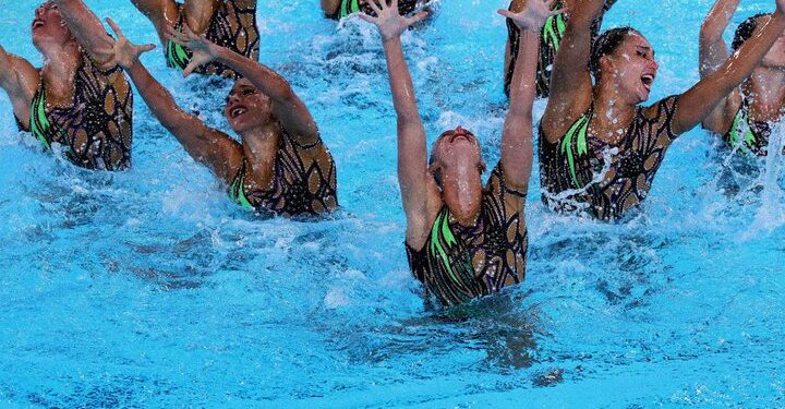 Estados Unidos gana plata en natación artística
