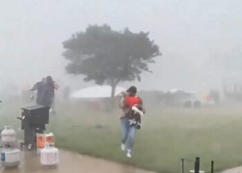 Fuerte tormenta en Alabama causó caos en festival al aire libre
