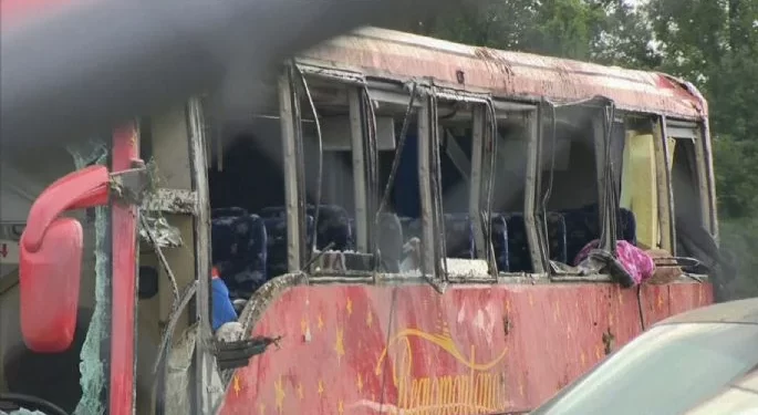 Siete muertos y decenas de heridos tras volcadura de autobús en Mississippi
