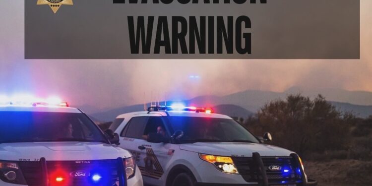 Incendios forestales en San Bernardino activan advertencias de evacuación