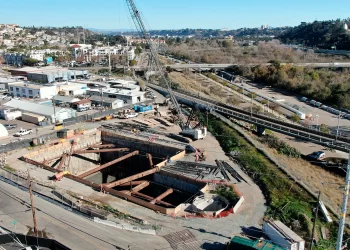 Construcción y cierre de carriles en Friars Road por nueva estación de bombeo ”Morena”