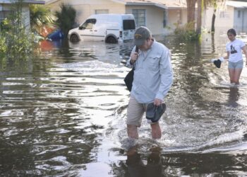 Huracán Helene deja 44 muertos y provoca inundaciones catastróficas en EUA