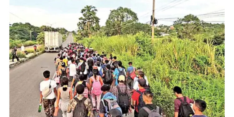 Nueva caravana migrante parte de Tapachula rumbo a Ciudad de México