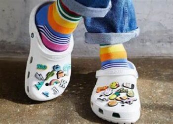 Escuelas de Estados Unidos prohíben el uso de Crocs por seguridad