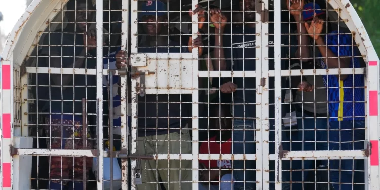 República Dominicana detiene a más de 9 mil extranjeros en su mayoría haitianos