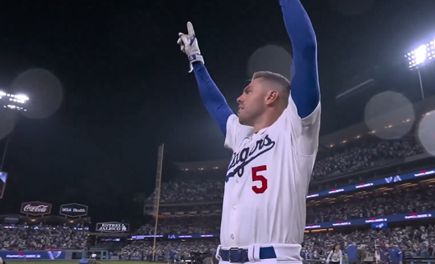 Los Dodgers toman ventaja en la 10ma entrada con gran actuación de Freddie Freeman