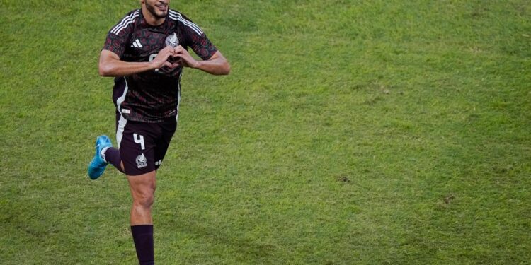 México vence 2-0 a Estados Unidos en partido amistoso