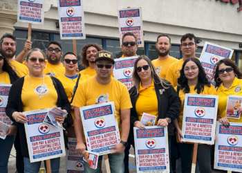 Trabajadores de CVS se manifiestan para exigir contrato justo