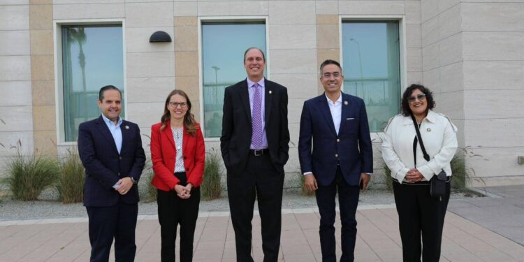 Baja California impulsa educación binacional para niños y jóvenes migrantes