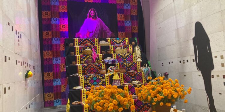 Catedral de Tijuana inaugura altar de muertos en honor a personas desaparecidas