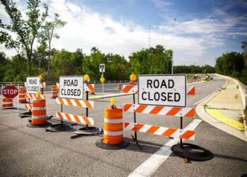 Cierran carretera en Oceanside por posible socavón