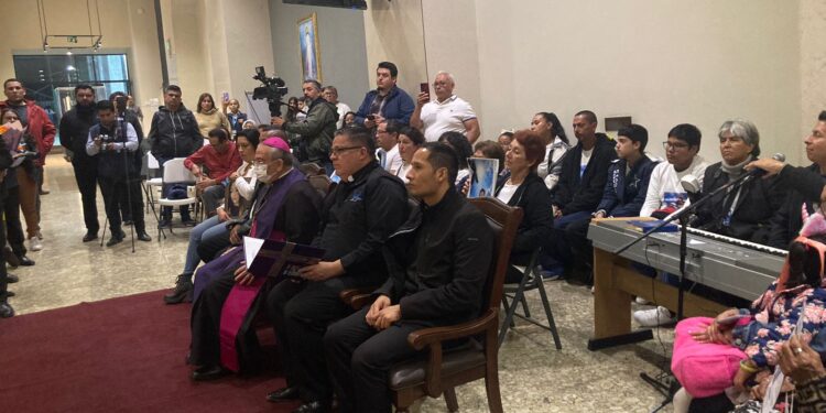 Recuerdan a personas desaparecidas en ceremonia Eucarística de Todos los Santos
