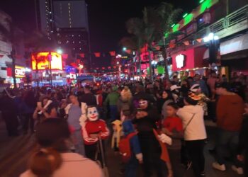 Bajo un fuerte operativo de seguridad se vive Halloween en Tijuana