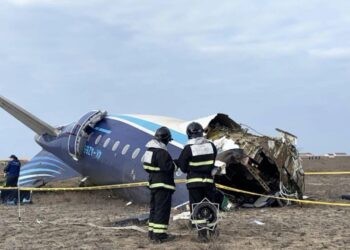 Avión azerbaiyano se estrella dejando decenas de víctimas mortales y supervivientes
