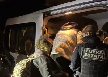 Autoridades rescatan a 13 migrantes en Tecate