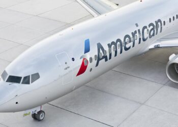 Problema técnico detiene vuelos de American Airlines a nivel nacional