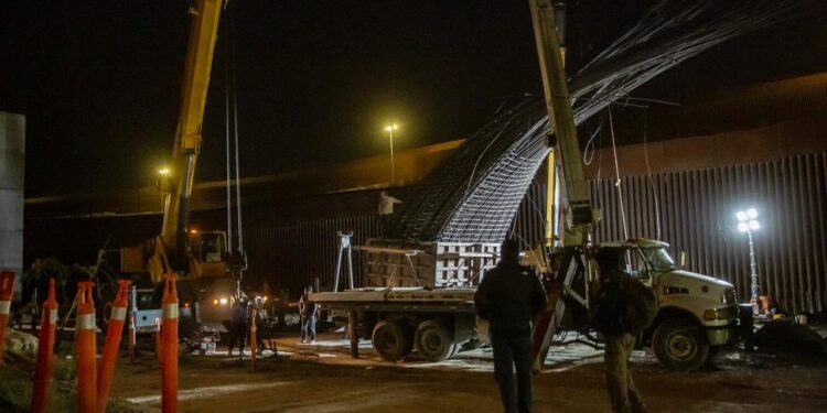 Colapso en construcción del Viaducto del Cañón Otay dejó personas atrapadas