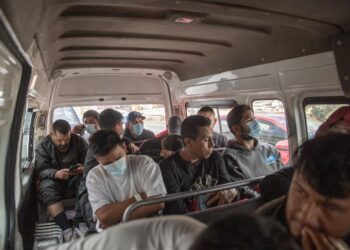 Llegan los primeros deportados al albergue en “Los Flamingos”