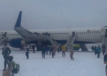 Avión de Delta abortó despegue y evacuó de emergencia a pasajeros en Atlanta