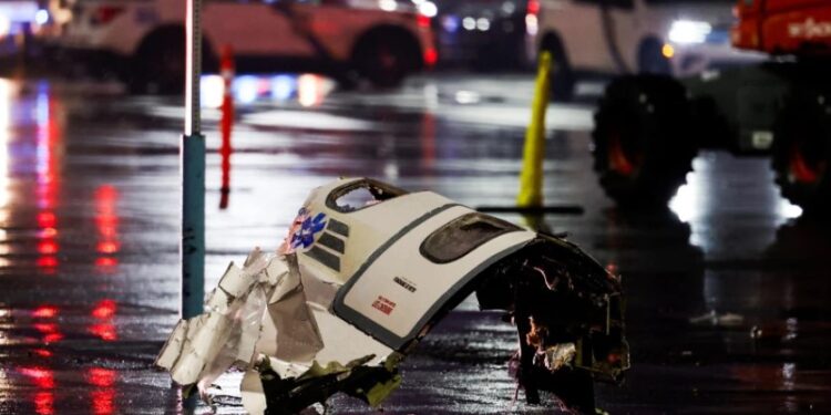 Reportan siete muertos y 19 heridos tras accidente aéreo en Filadelfia