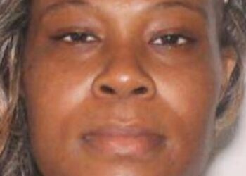 Madre mató a su hijo a golpes por no hacer la tarea en Seattle