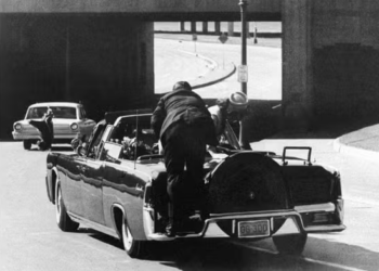 Fallece Clint Hill, el agente del Servicio Secreto que intentó salvar a JFK