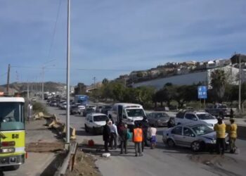 Familia sufre accidente en la carretera libre Tijuana-Rosarito