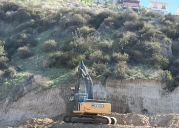 Construcción irregular preocupa a vecinos en Urbi Quinta Versalles