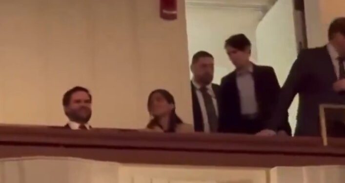 Vicepresidente J.D. Vance es abucheado en un concierto en Washington
