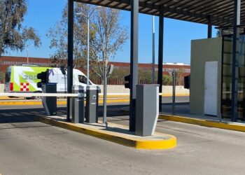 Avanza iniciativa para garantizar 40 minutos gratuitos en estacionamientos privados de BC