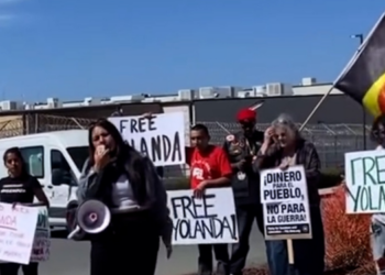 Manifestantes protestan en Otay Mesa por detenida de ICE cuya hija lucha contra el cáncer