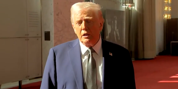 Trump anuncia que se publicarán los archivos secretos sobre el asesinato de JFK