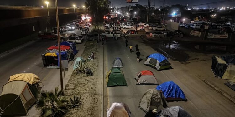 Manifestación afecta vialidades en el Aeropuerto de Tijuana