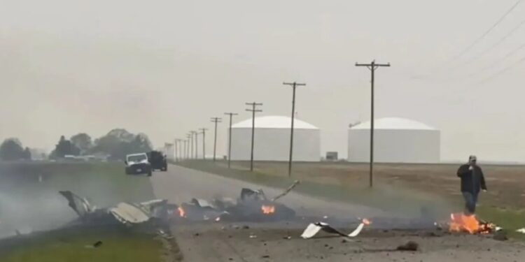 Cuatro personas murieron en desplome de avioneta en zona rural de Illinois