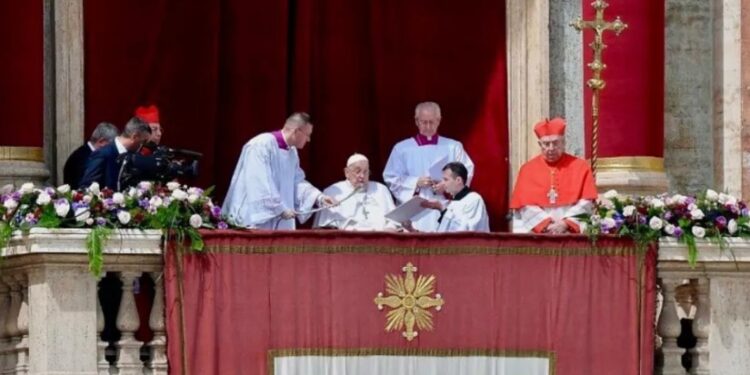 Papa Francisco dio la bendición de Pascua con llamado urgente a la paz en Gaza