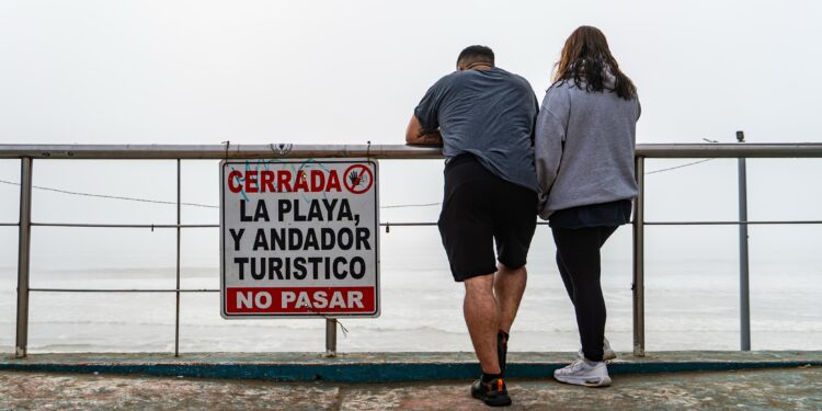 Cierran playas de Tijuana por mala calidad del agua