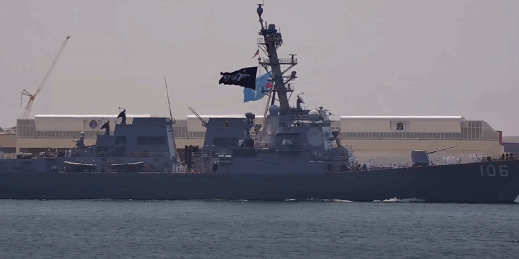 Despliegan buque de guerra en la frontera con México para reforzar seguridad