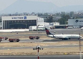 Avión de Delta Airlines aterriza de emergencia en el Aeropuerto Internacional de la Ciudad de México tras falla técnica