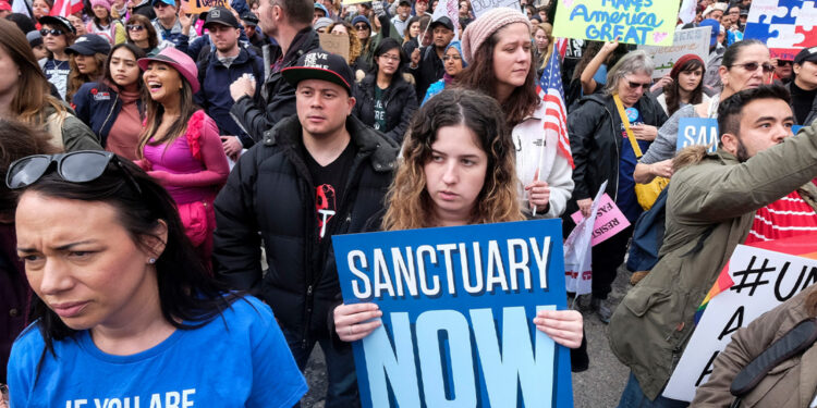 Gobierno federal publica lista de ciudades santuario en Estados Unidos